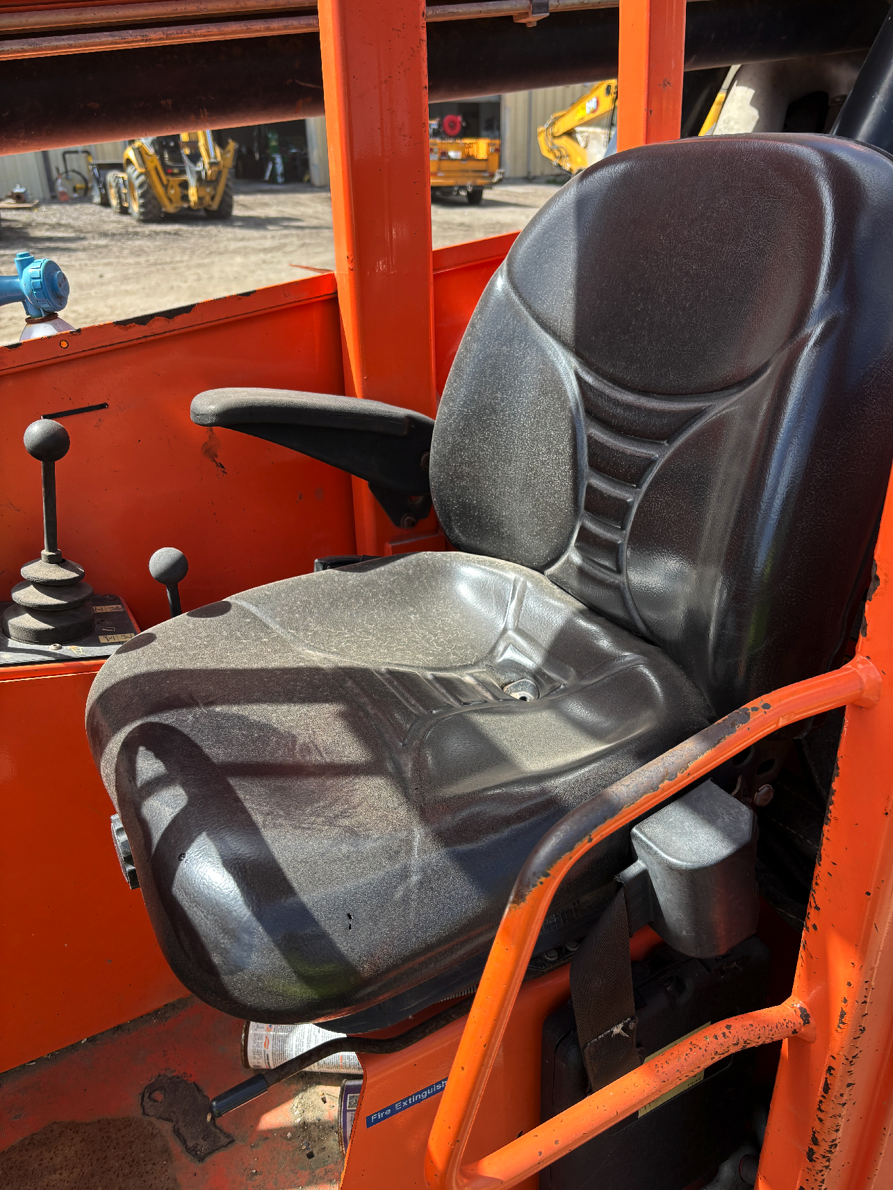 2013 SKY TRAK 10042 - Image 6